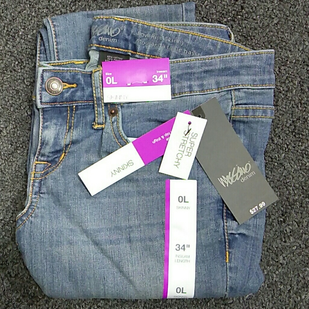NWT Sz. 0L  Low rise Skinny Super Stretchy Jean